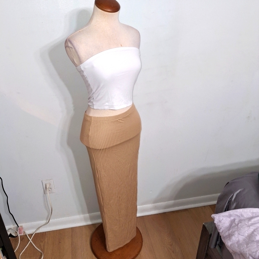 Fashion Nova- Settling Down Slit Maxi Skirt- W Sz Medium - Picture 4 of 8